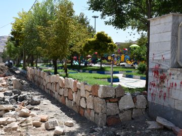 دیوار چینی برای محصور سازی پارک (شهیدحسین فهمیده) توسط شهرداری ماکو