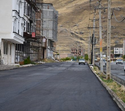 آسفالت ریزی کند راه کمر بندی حضرت ولیعصر (عج ) حد فاصل خیابان شهید فهمیده تا دانشگاه پیام نور
