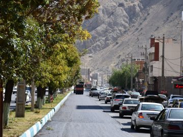 اسفالت ریزی بلوار مدرس حد فاصل کتابخانه کاشانی تا سه راهی یاد بود توسط شهرداری ماکو