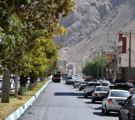 اسفالت ریزی بلوار مدرس حد فاصل کتابخانه کاشانی تا سه راهی یاد بود توسط شهرداری ماکو