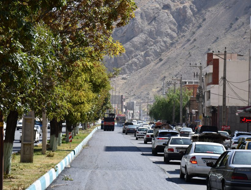 اسفالت ریزی بلوار مدرس حد فاصل کتابخانه کاشانی تا سه راهی یاد بود توسط شهرداری ماکو