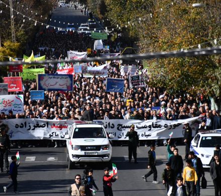 راهپیمایی ۱۳ آبان با پیام ایستادگی و استکبار ستیزی مردم در شهرستان ماکو